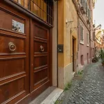Daplace - Adele Apartment